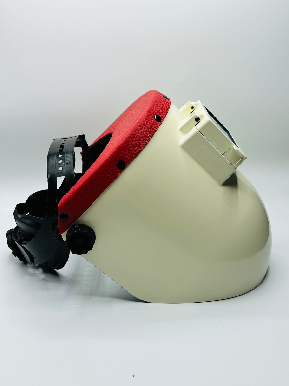 White Pipeliner Red Leather