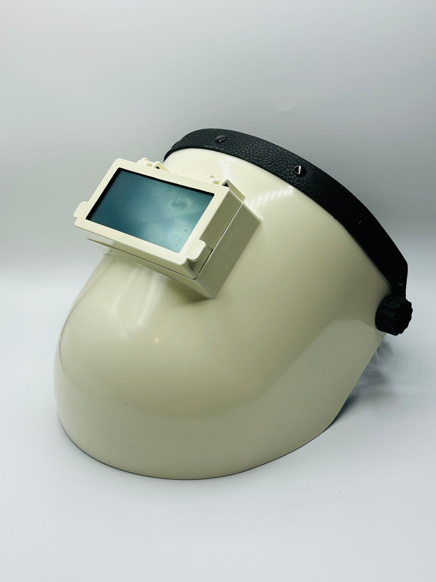 White Pipeliner Black Leather