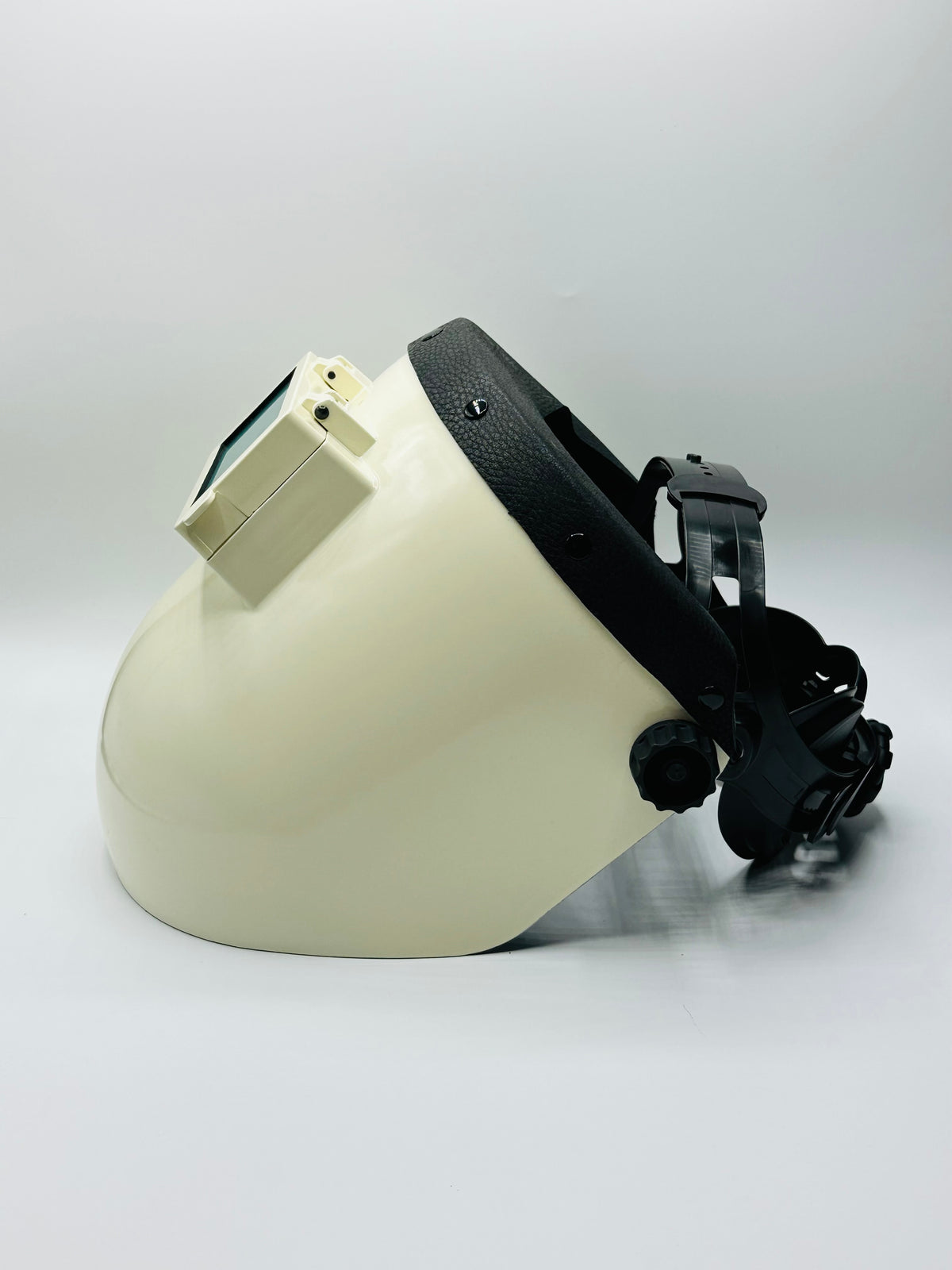 White Pipeliner Black Leather