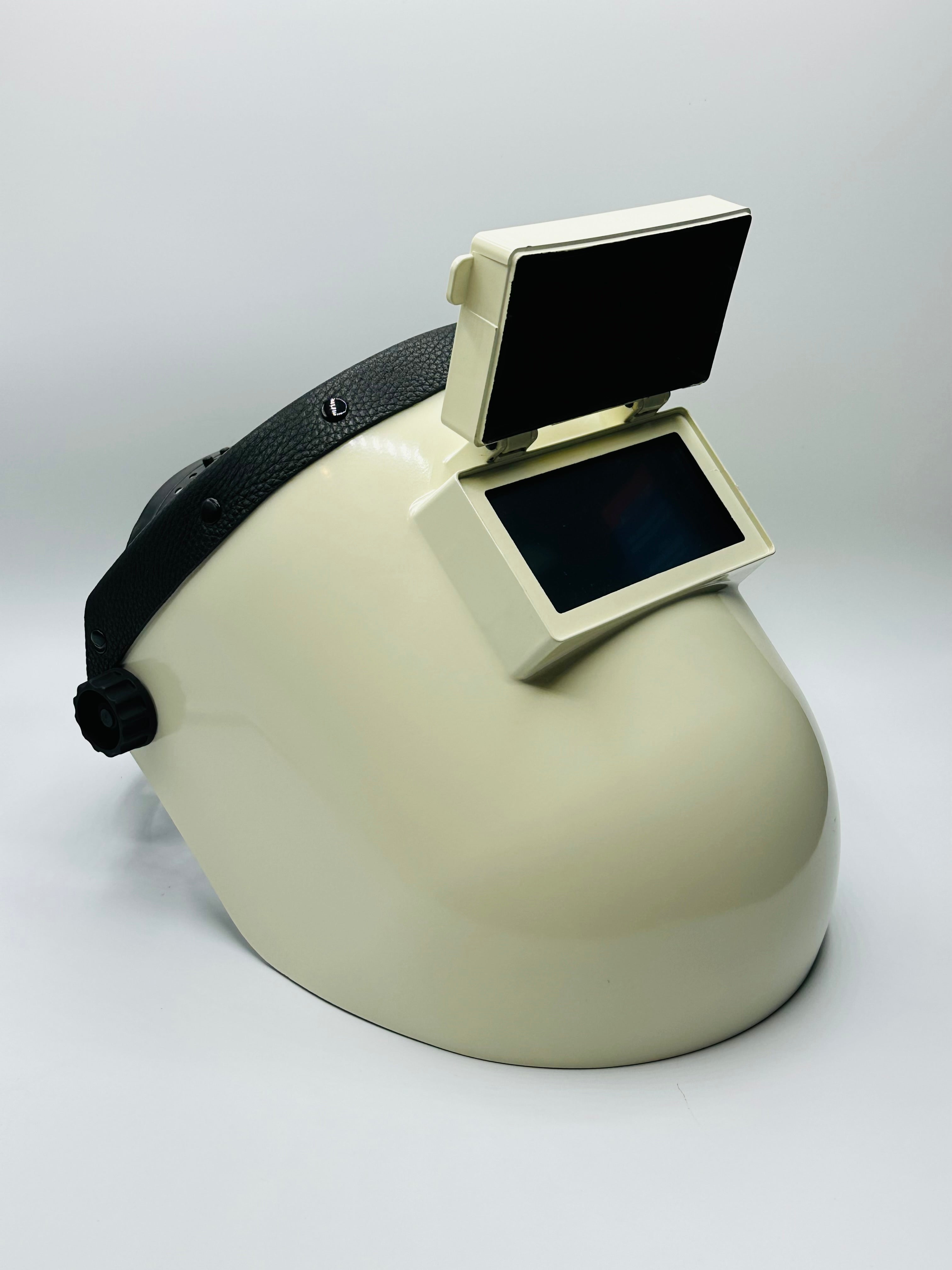 White Pipeliner Black Leather