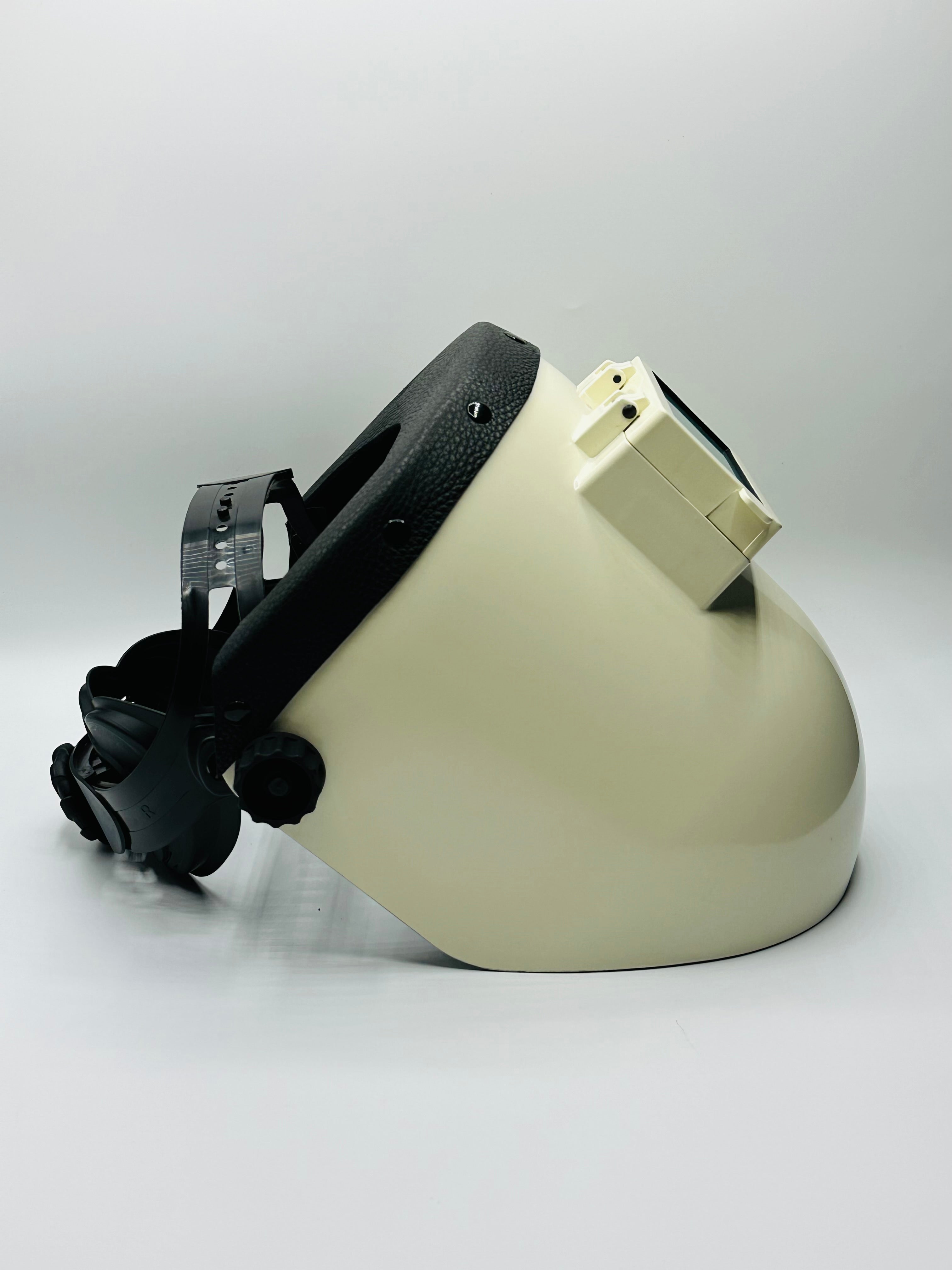 White Pipeliner Black Leather